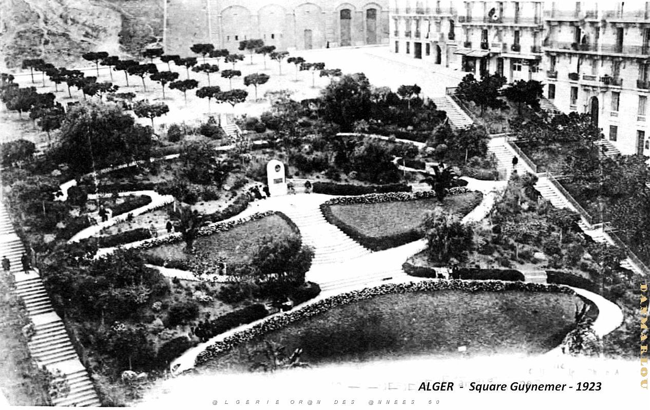 Alger - Square Guynemer avec Stele Guynemer- 1923.jpg